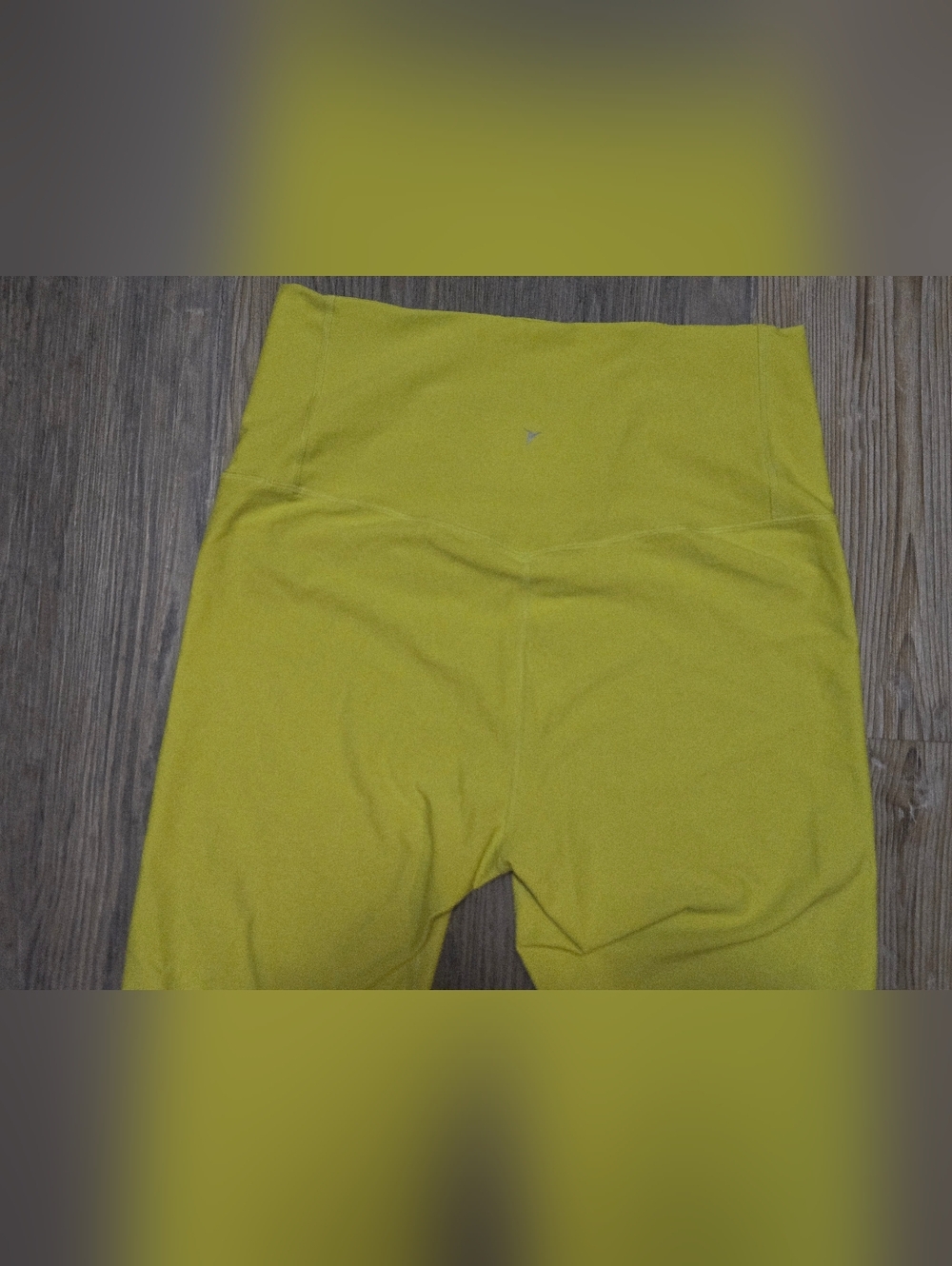 Old Navy Active Bright Lime Workout Leggings - Picture 14 of 16